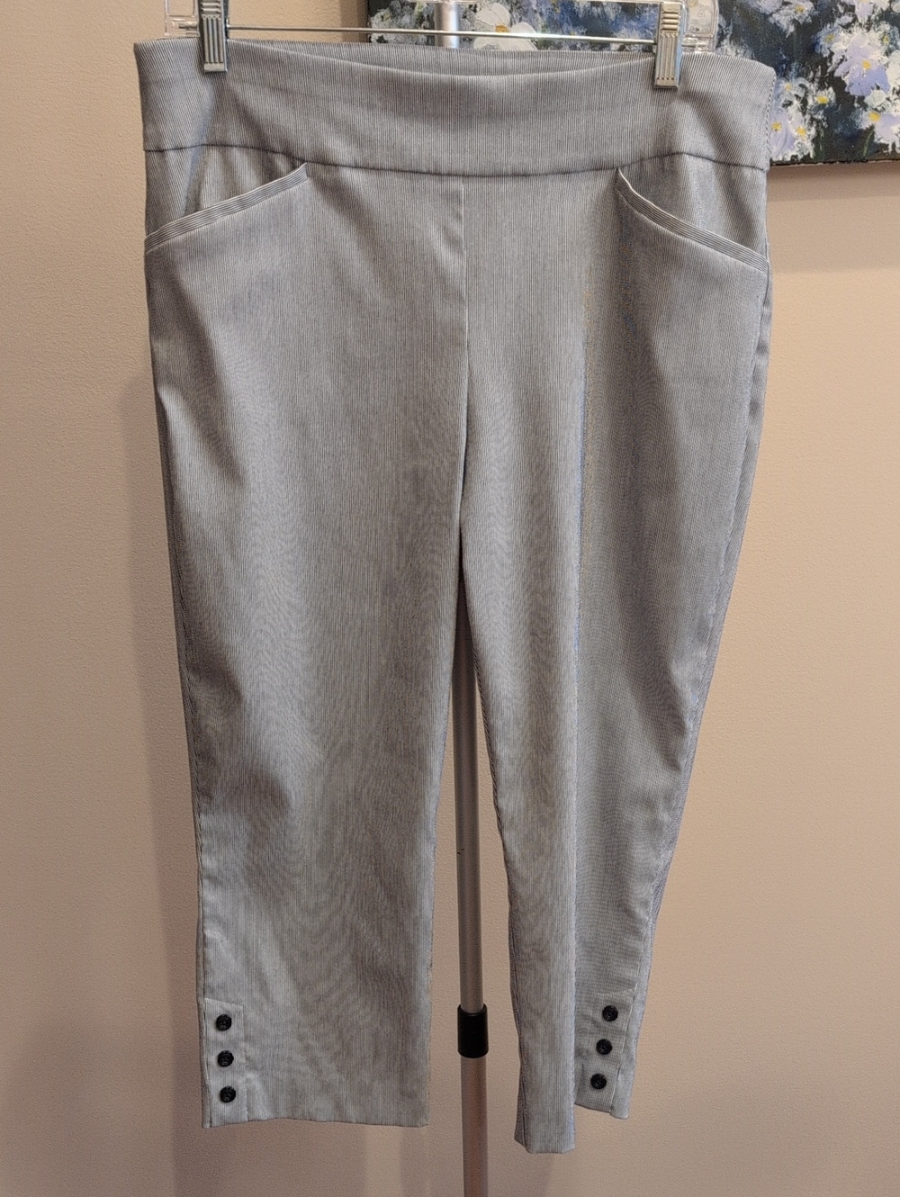 Chico's Gray And White Striped Capri Pull-On Pants with Button Hem